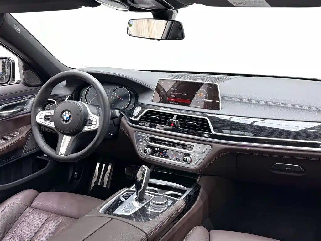 BMW 7 Series 2019 — фото 9