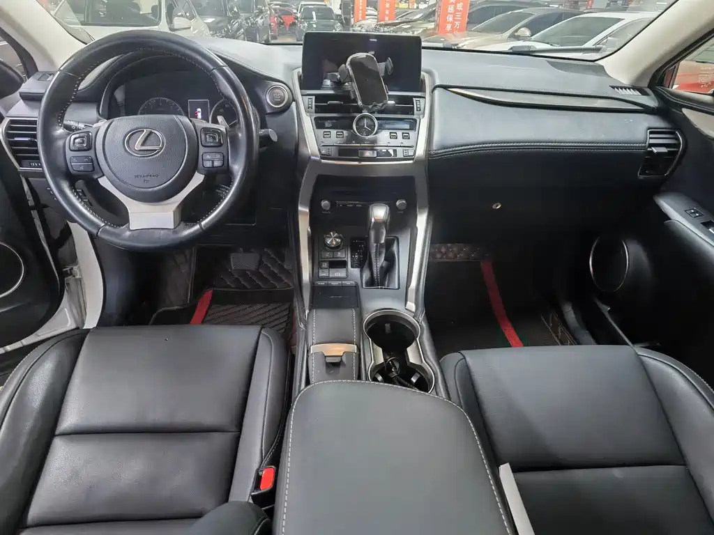 Lexus NX 2021 — фото 12
