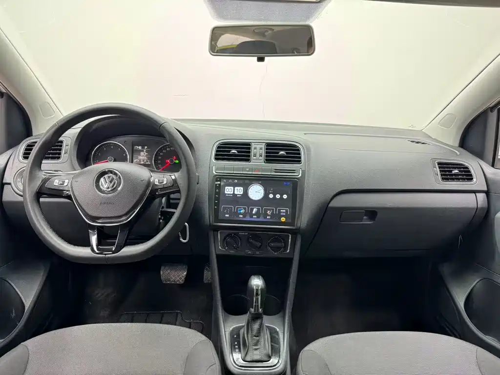 Volkswagen Polo 2017 — фото 10