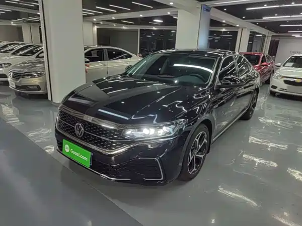 Volkswagen Passat 2025