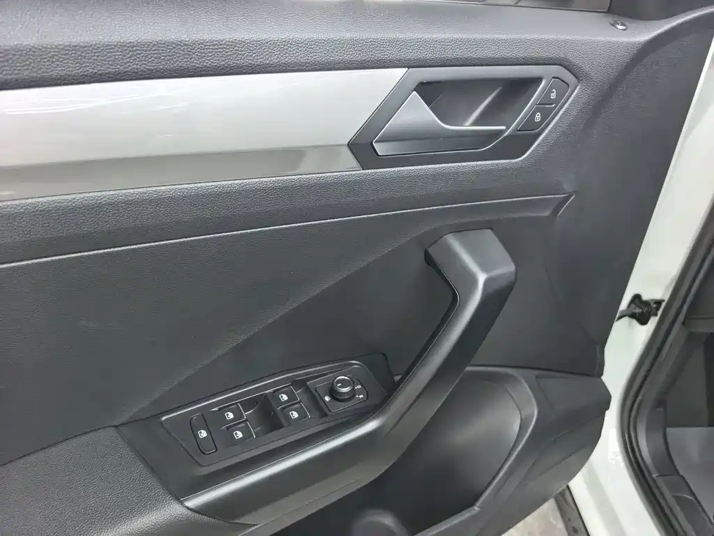 Volkswagen T-Roc 2022 — фото 16