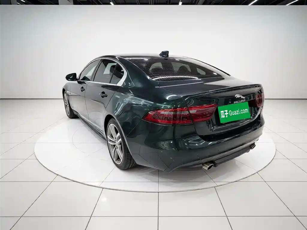 Jaguar XE 2017 — фото 5