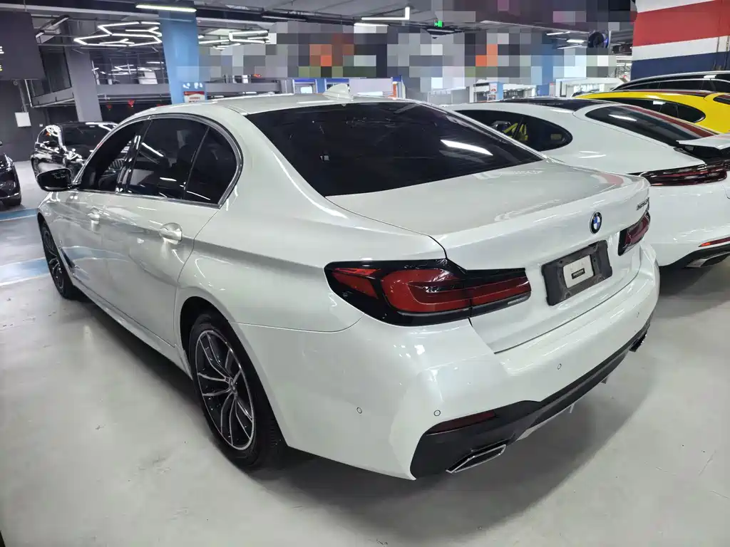 BMW 5 Series 2021 — фото 13