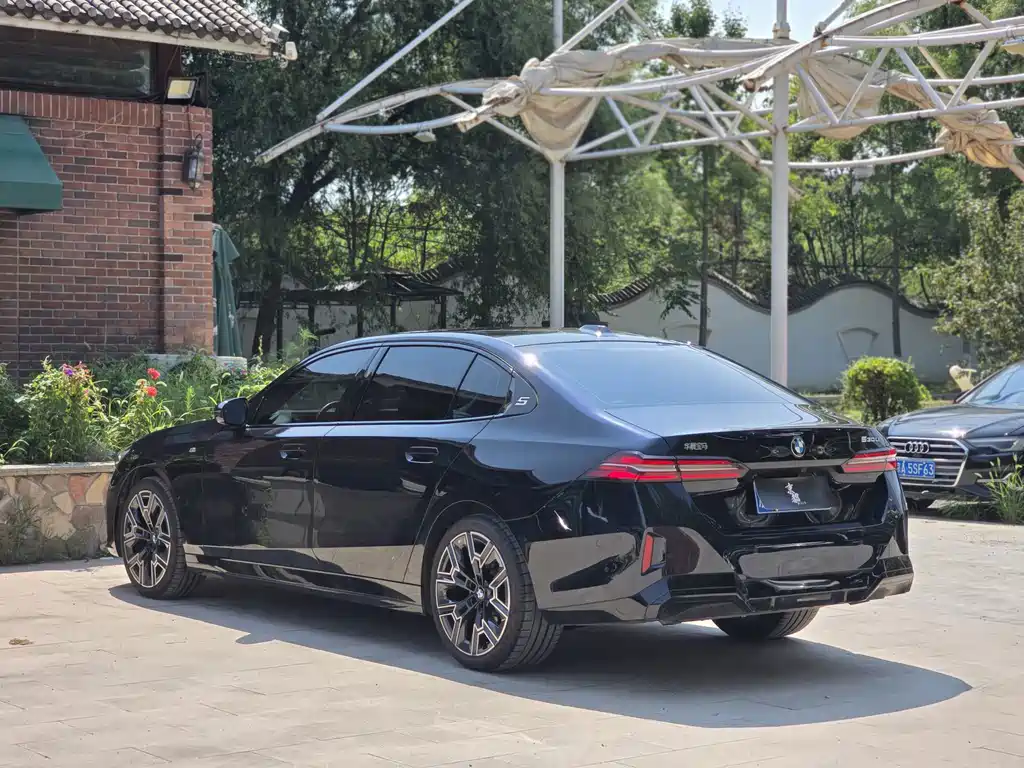 BMW 5 Series 2025
