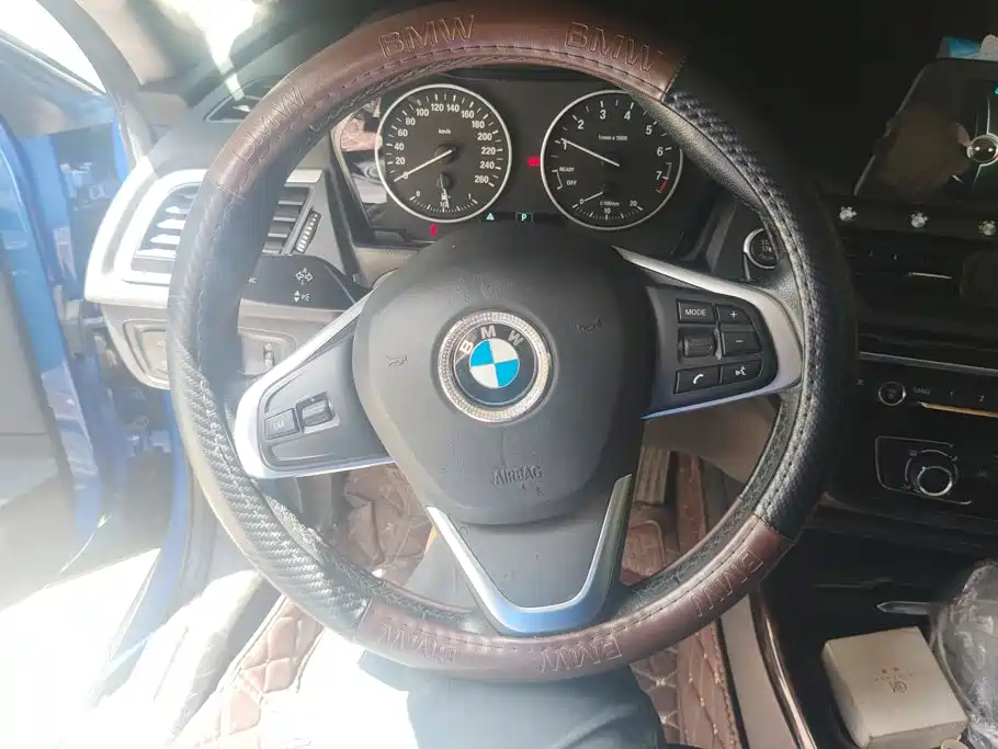 BMW 1 Series 2017 — фото 15