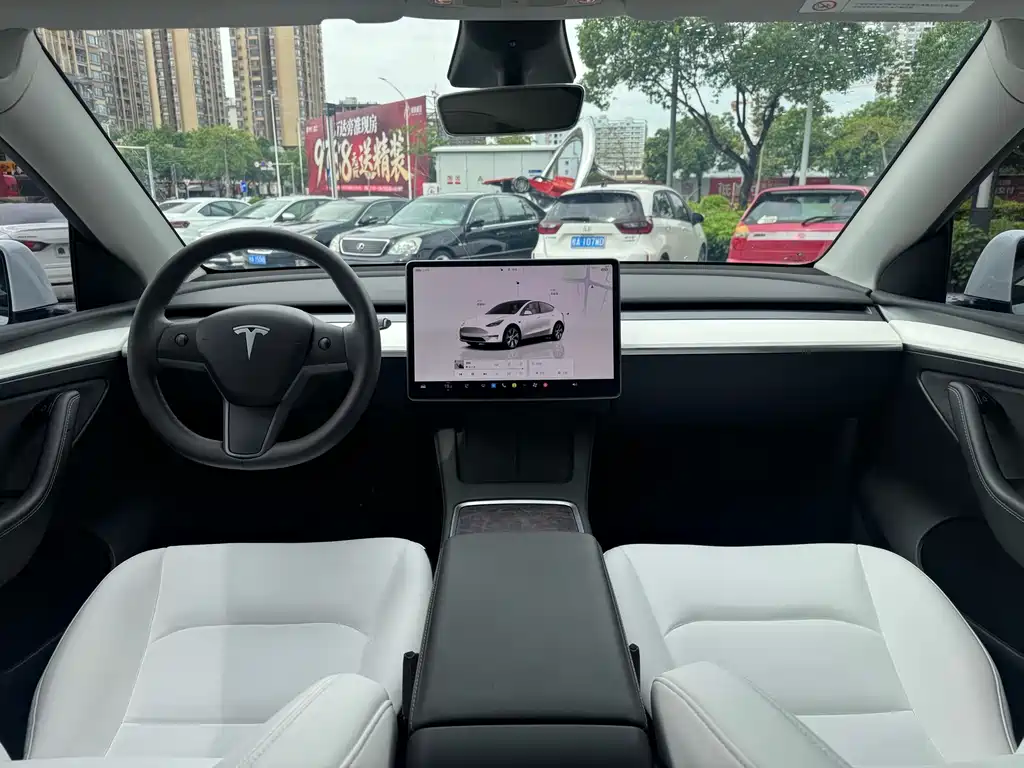 Tesla Model Y 2023 — фото 16