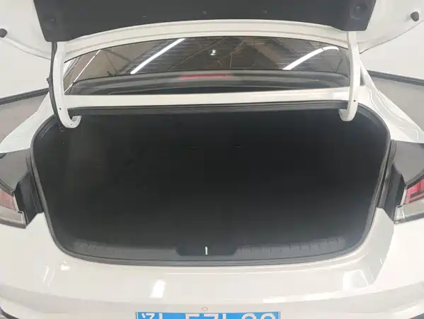 Hyundai Elantra 2022