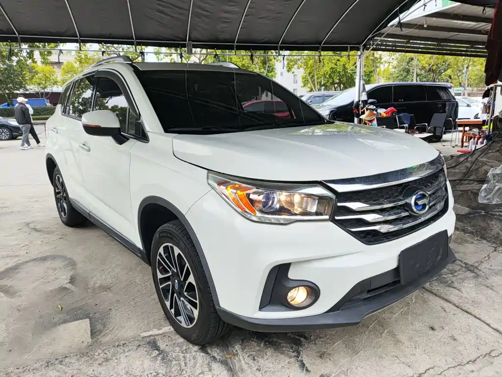 GAC Motor Trumpchi GS4 2015 — фото 23