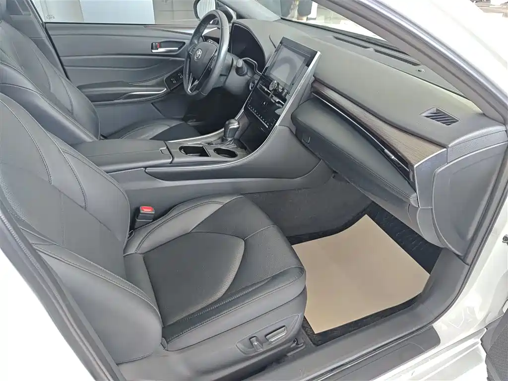 Toyota Avalon 2023 — фото 17