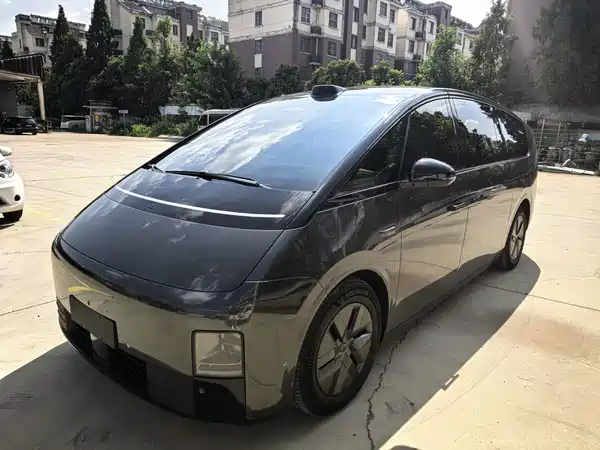 Li Auto MEGA 2025