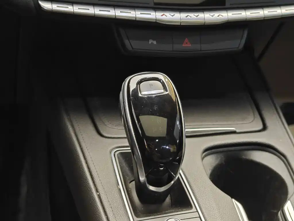 Cadillac XT4 2021 — фото 18