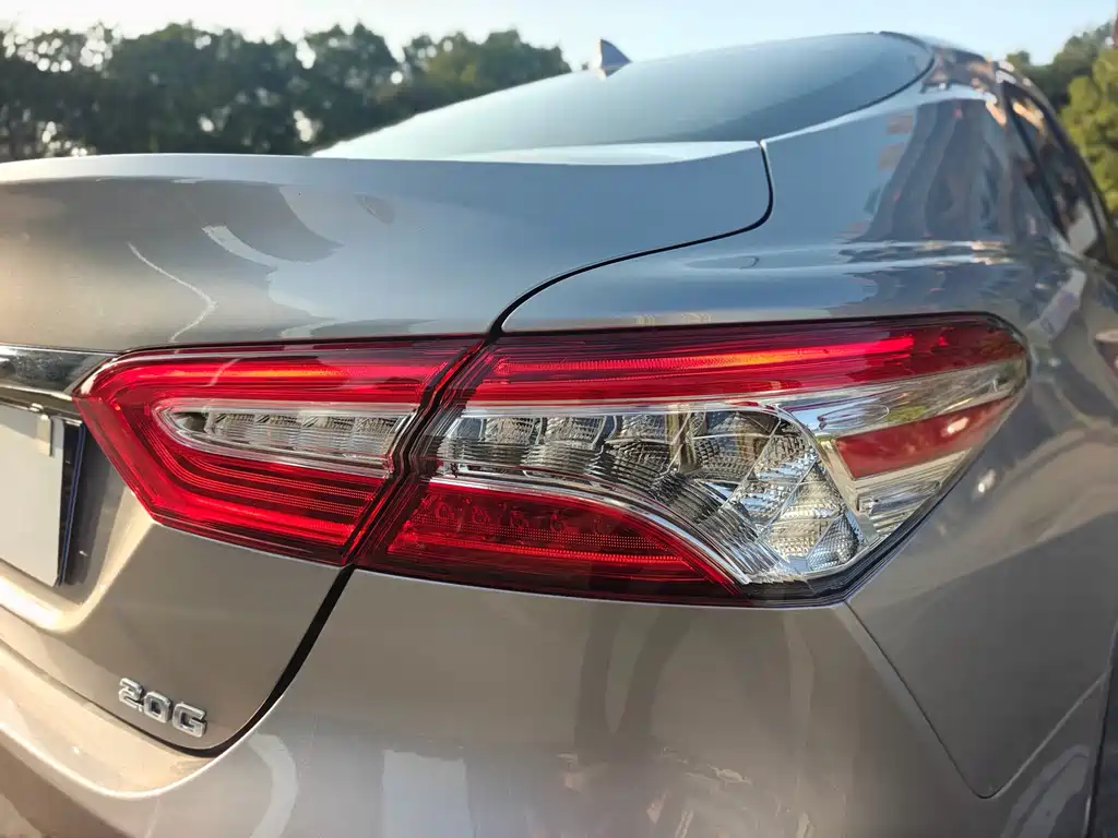 Toyota Camry 2022 — фото 21