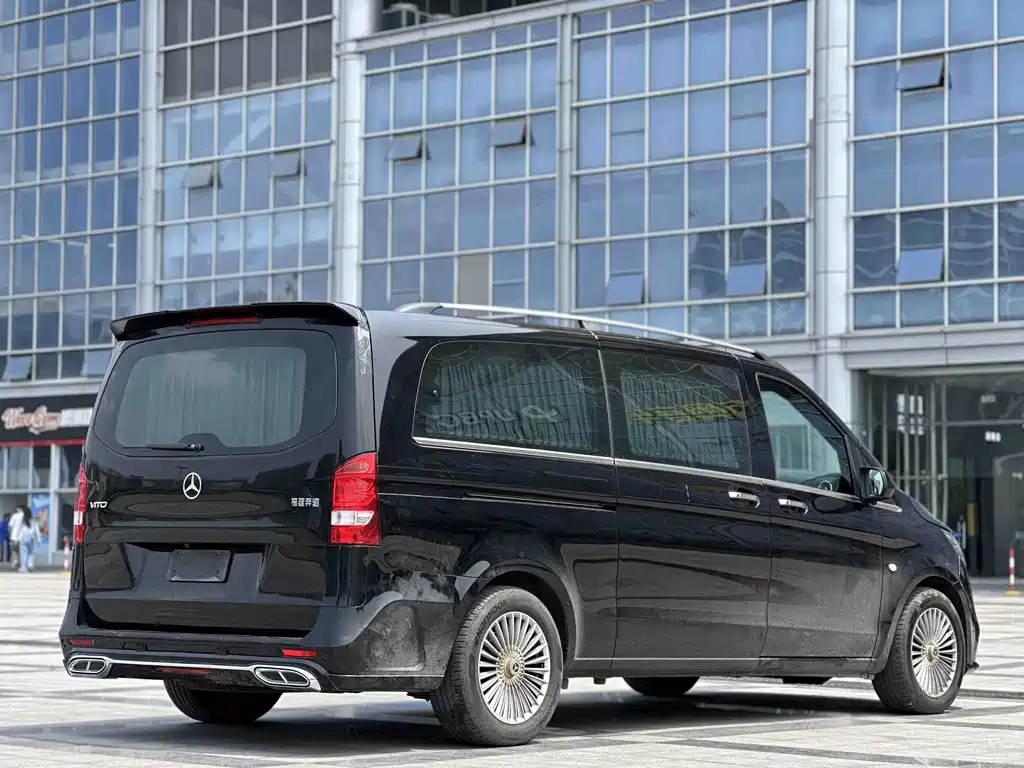 Mercedes-Benz Vito 2023 — фото 6