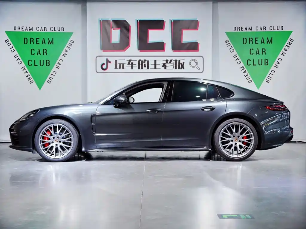 Porsche Panamera 2017 — фото 46
