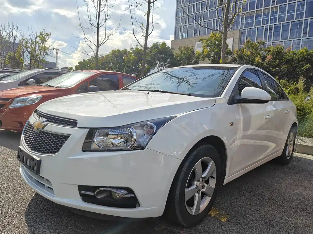 Chevrolet Cruze 2014 — фото 1