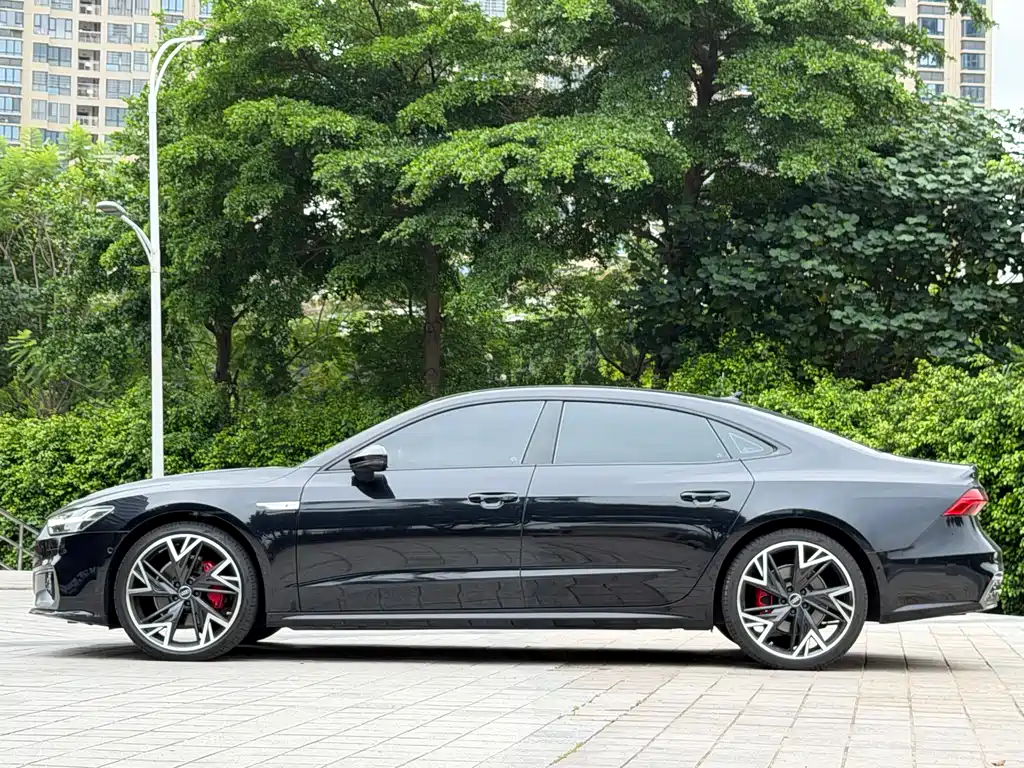 Audi A7L 2025 — фото 17