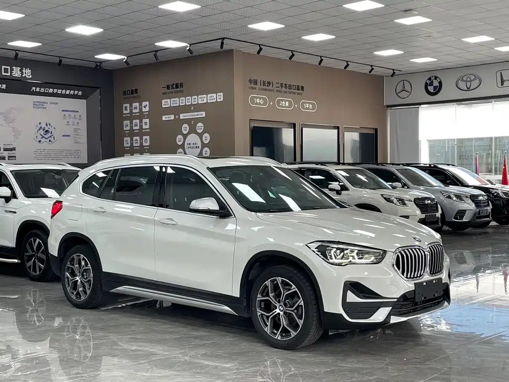 BMW X1 2021 — фото 3