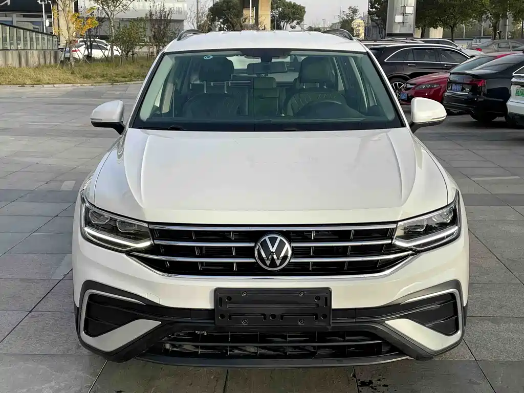 Volkswagen Tiguan L 2022 — фото 2