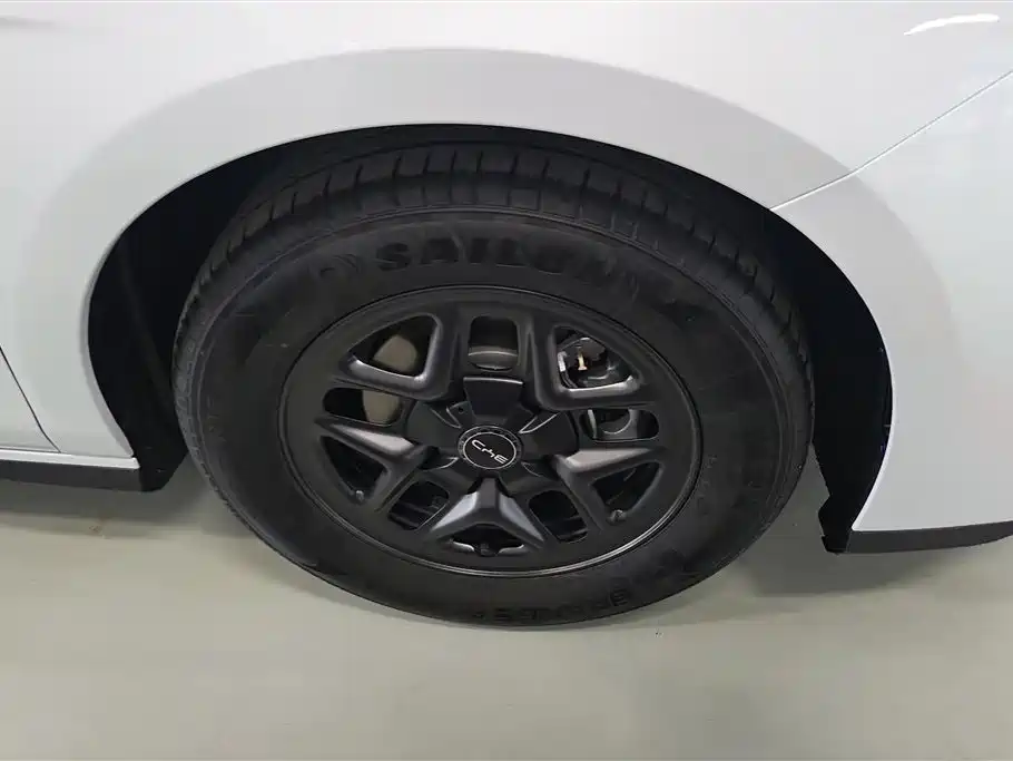 BYD Seal 05 DM-i 2025 — фото 6
