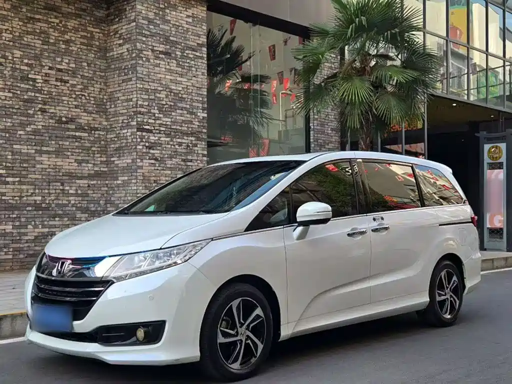 Honda Odyssey 2018 — фото 2