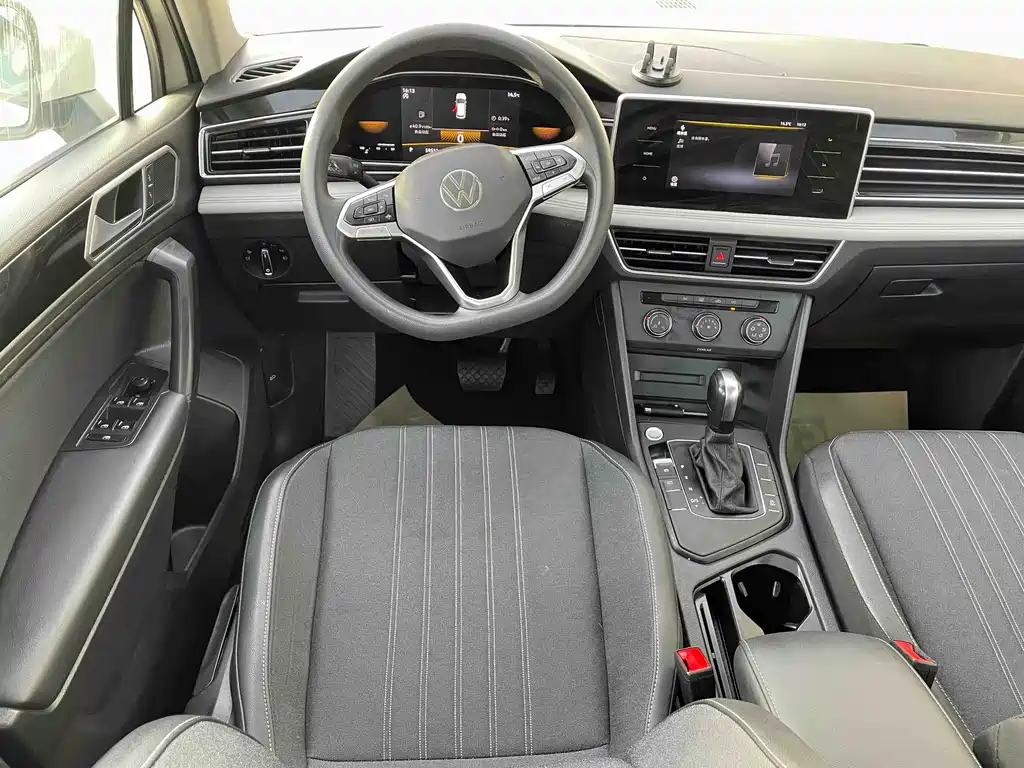 Volkswagen Tiguan L 2022 — фото 13