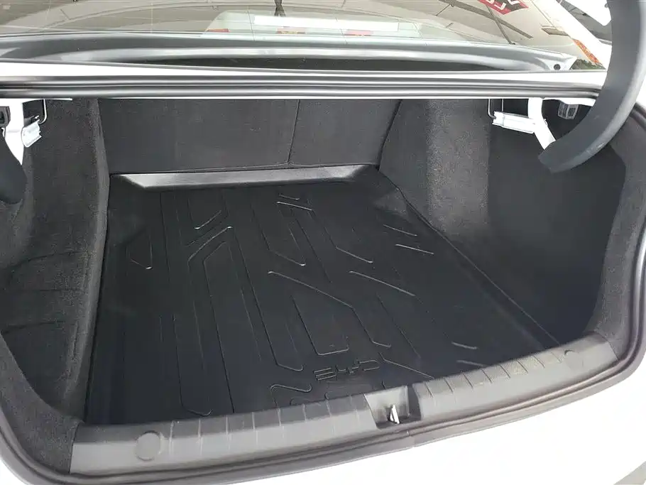 BYD Seal 05 DM-i 2025 — фото 4