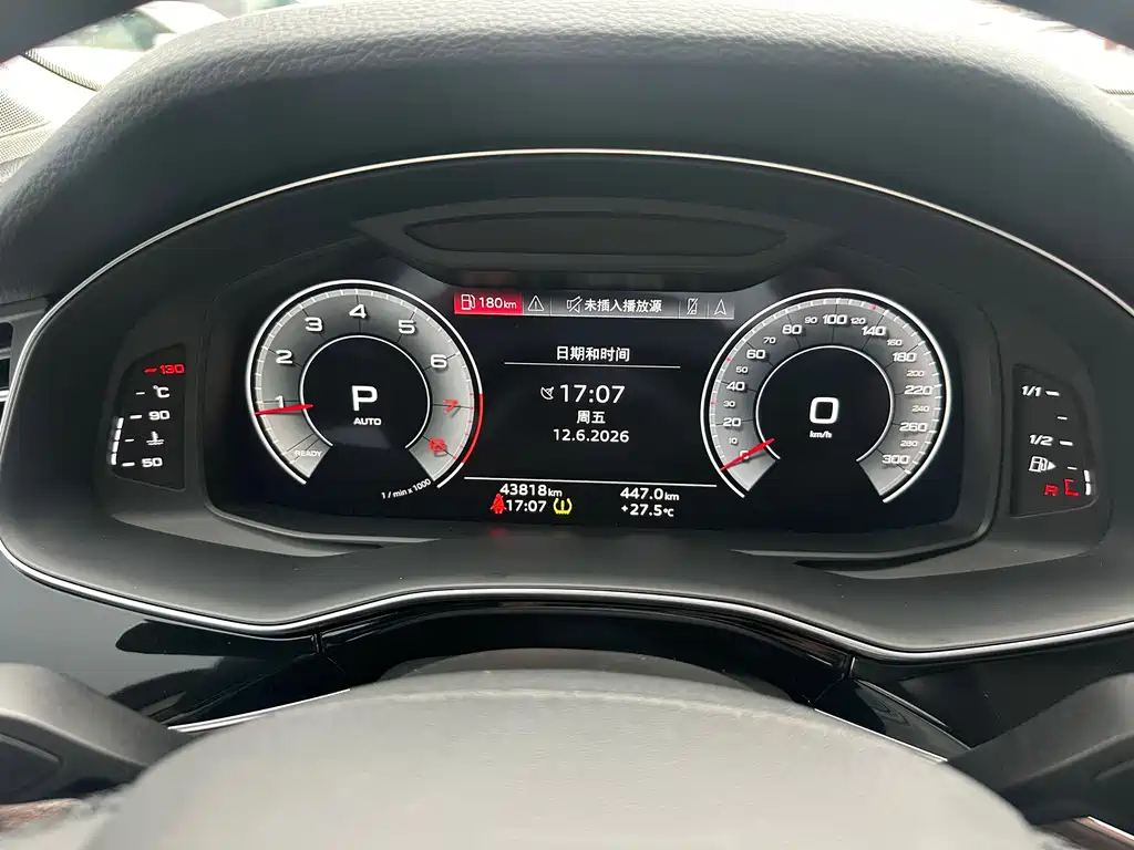 Audi Q7 2021 — фото 13