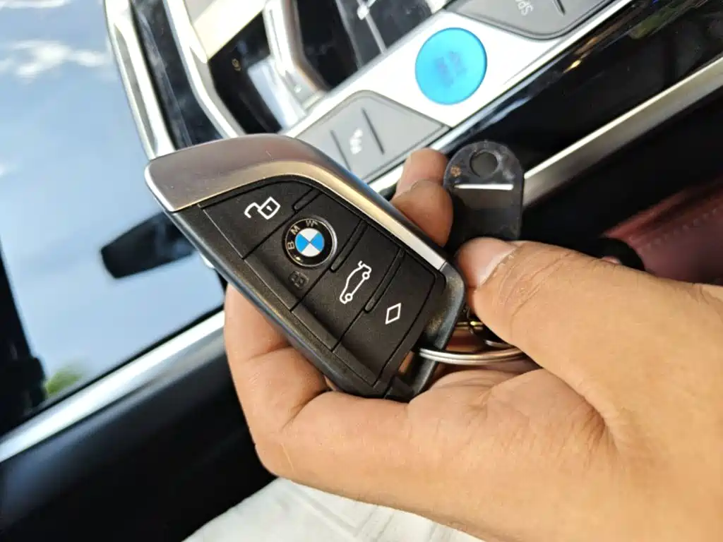 BMW i3 2023 — фото 9