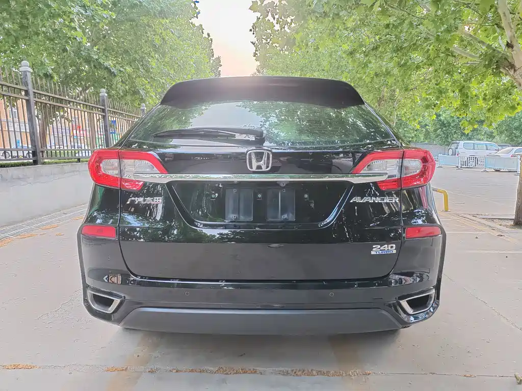 Honda Avancier 2017 — фото 5