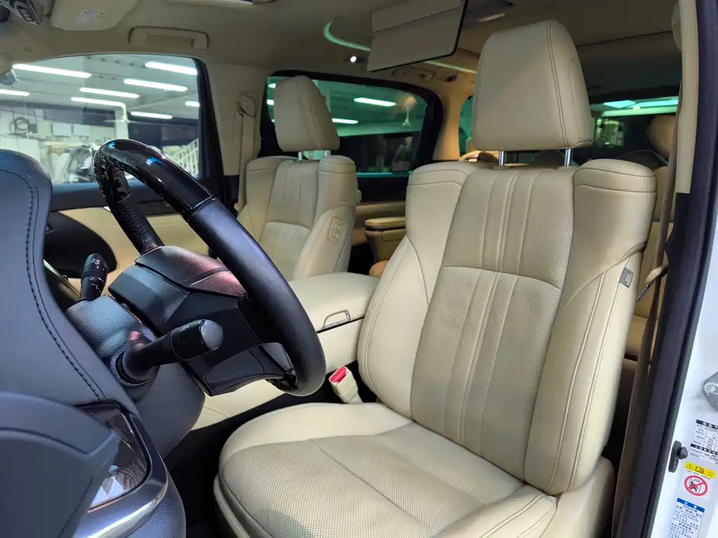 Toyota Vellfire 2020 — фото 15