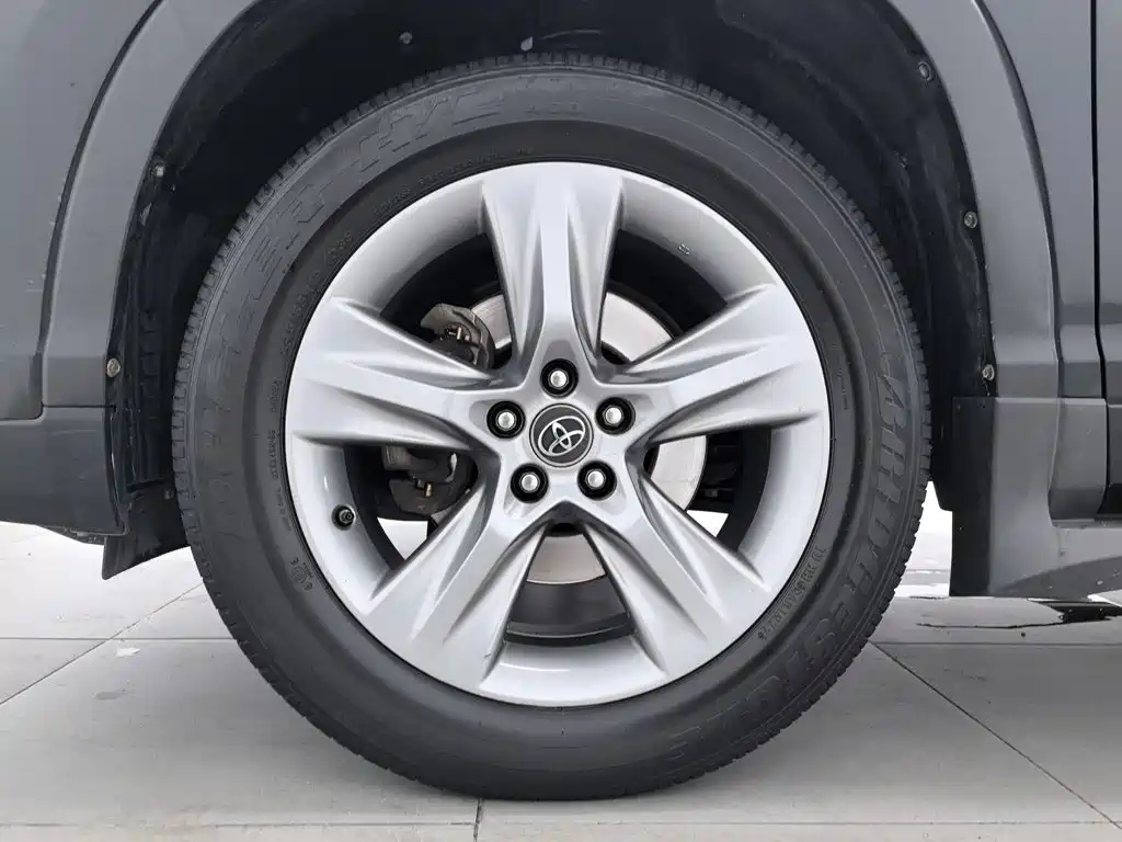 Toyota Highlander 2018 — фото 17