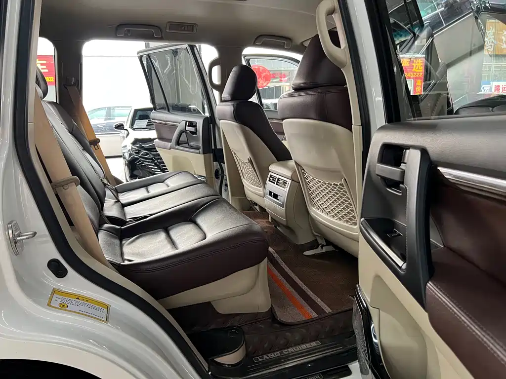 Toyota Land Cruiser 2019 — фото 10