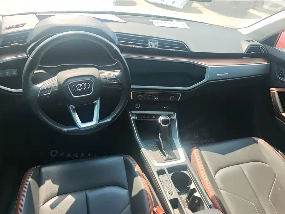 Audi Q3 2021 — фото 12