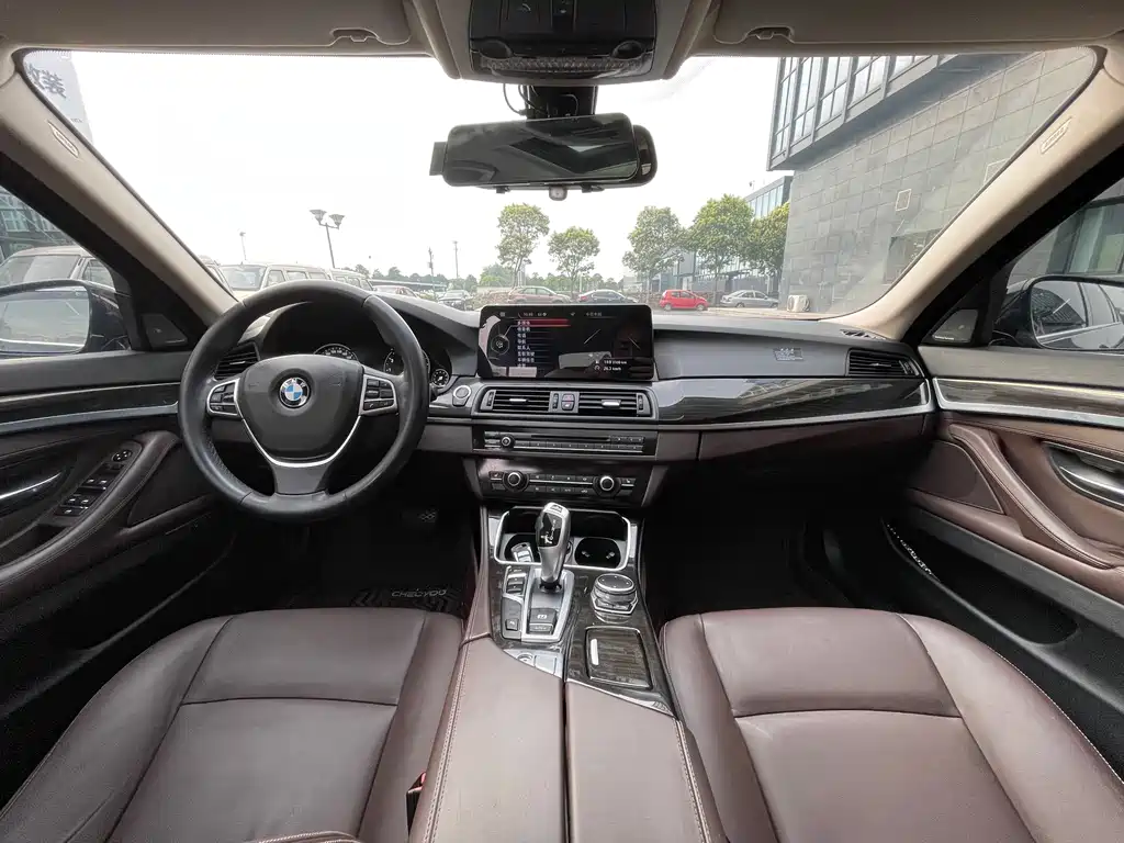 BMW 5 Series 2015 — фото 8