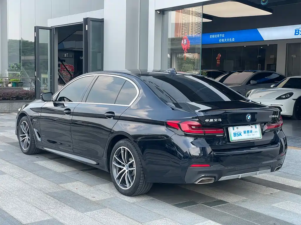 BMW 5 Series New Energy 2023 — фото 17