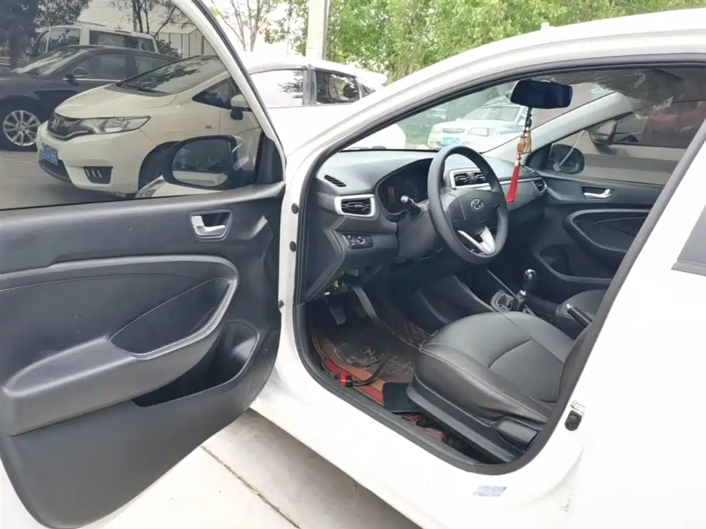 Hyundai Verna 2019 — фото 16