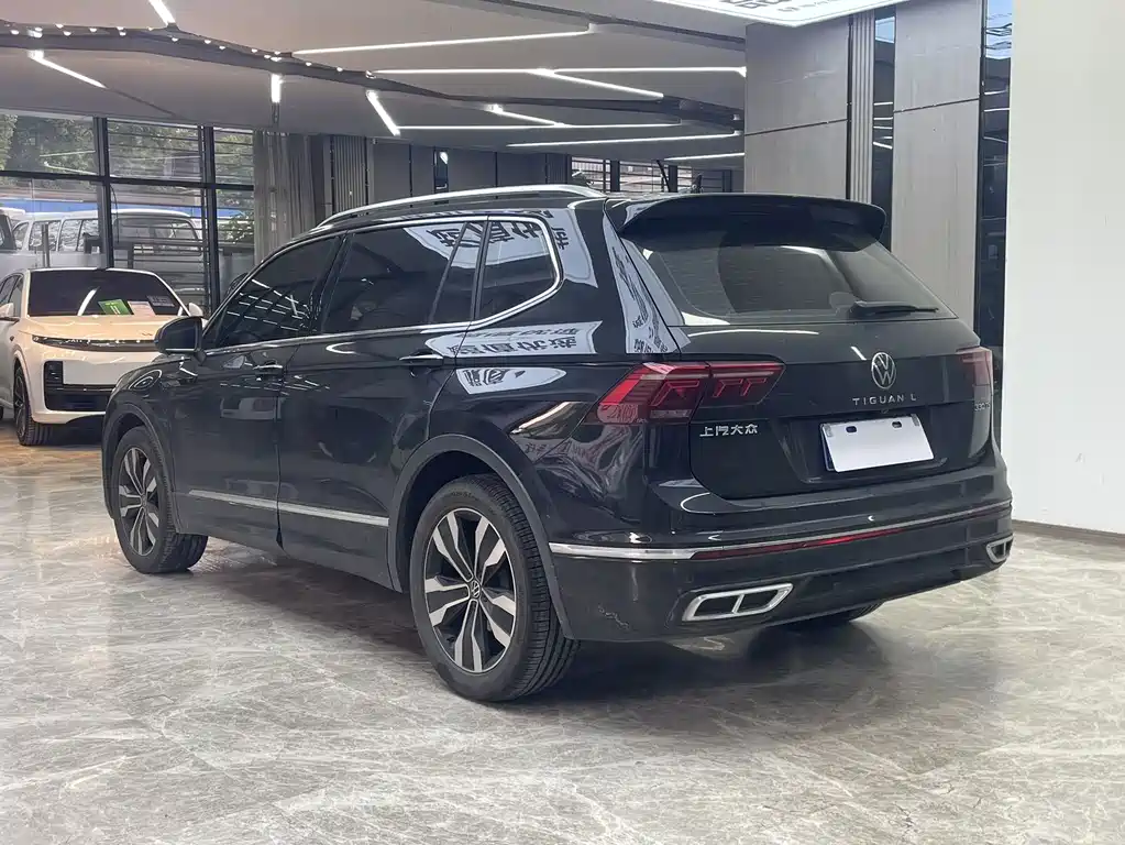 Volkswagen Tiguan L 2024 — фото 4