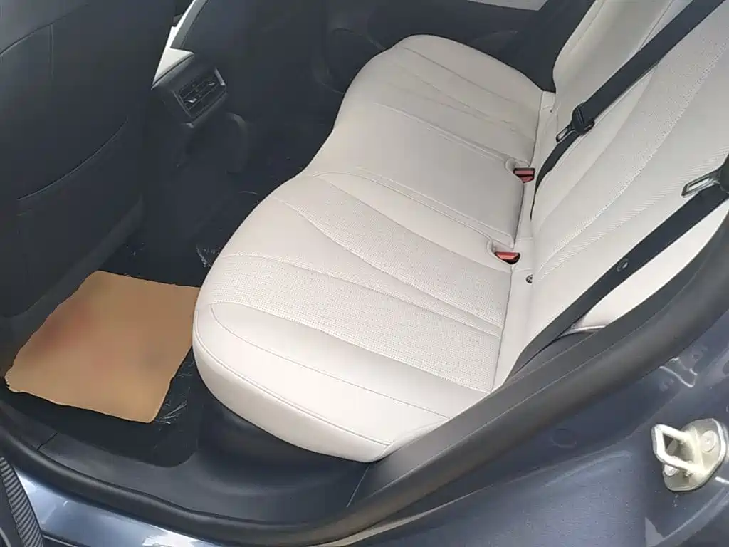 BYD Seal 05 DM-i 2025 — фото 17