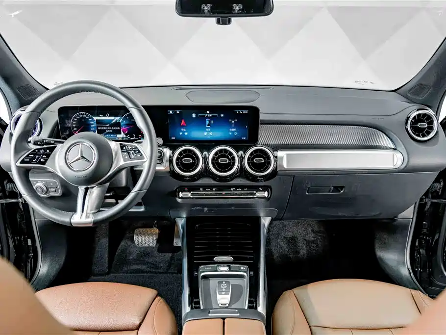 Mercedes-Benz GLB 2024 — фото 10