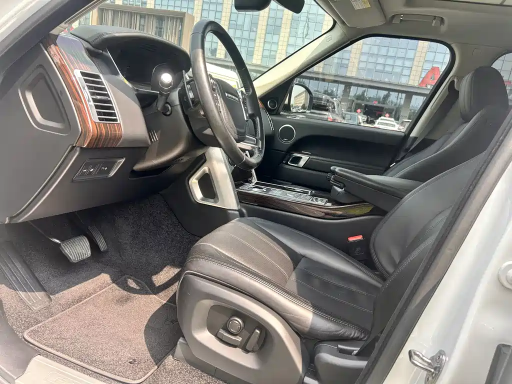 Land Rover Range Rover 2018 — фото 10