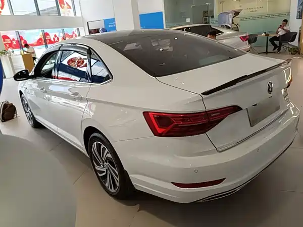 Volkswagen Sagitar 2019