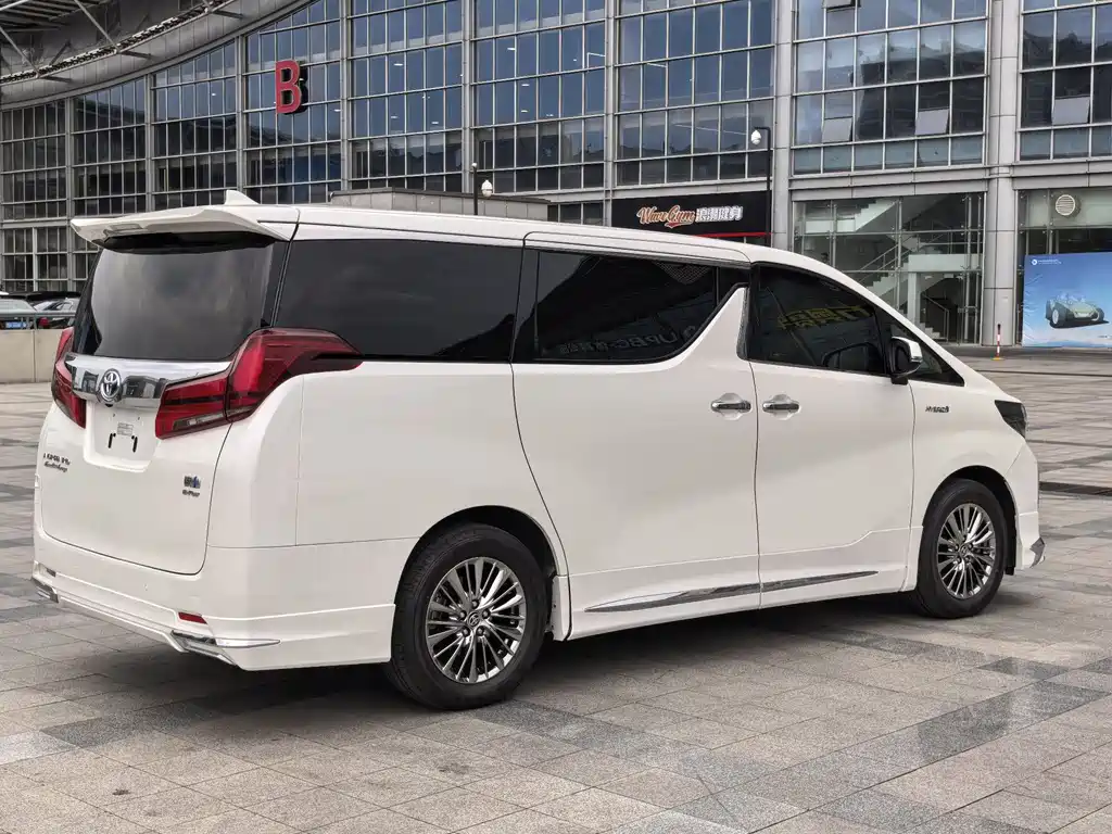 Toyota Alphard 2021 — фото 4