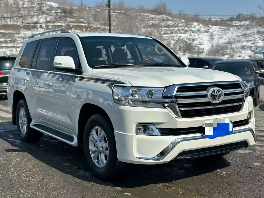 Toyota Land Cruiser 2017 — фото 3
