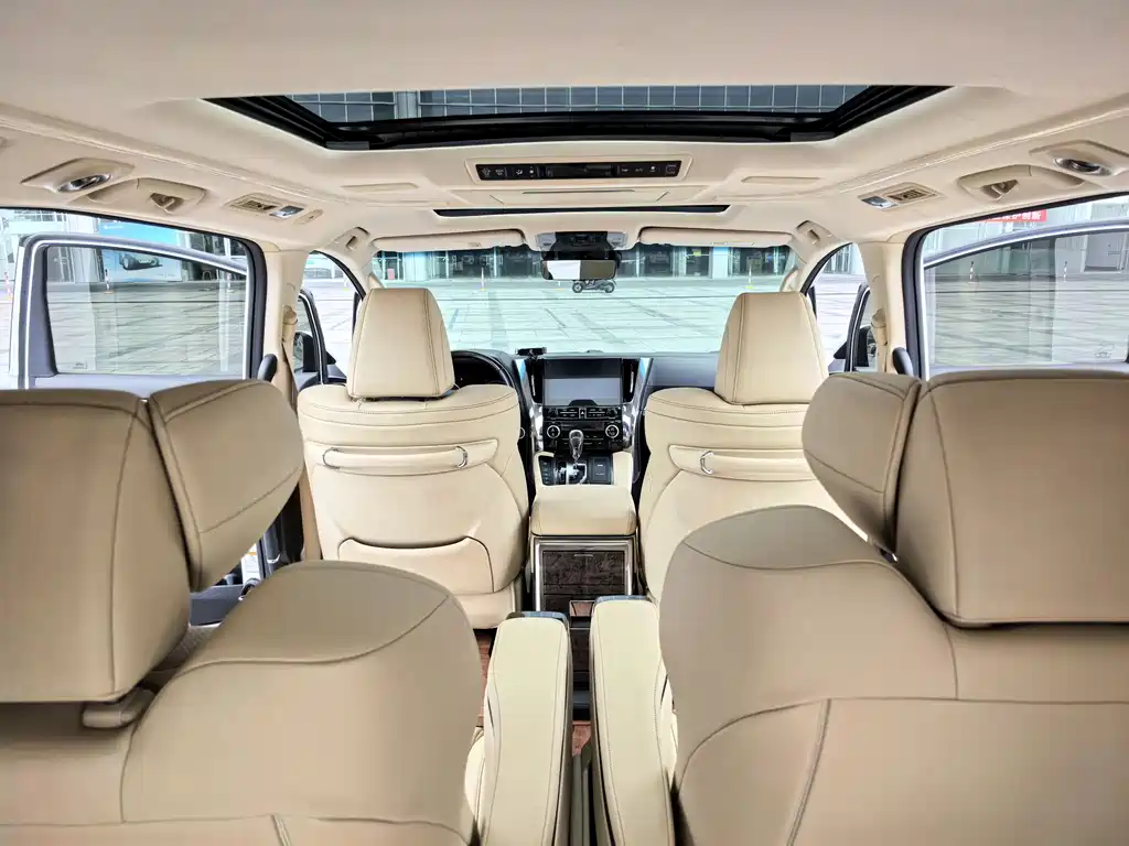Toyota Alphard 2021 — фото 21