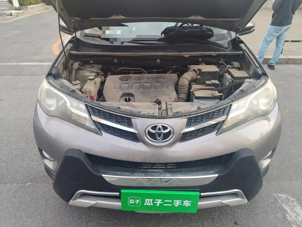 Toyota RAV4 2014 — фото 11