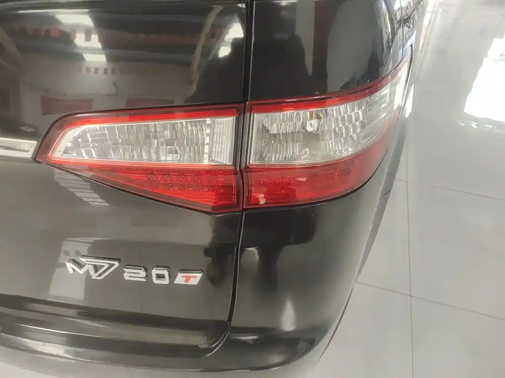 Luxgen Big 7 MPV 2015 — фото 8