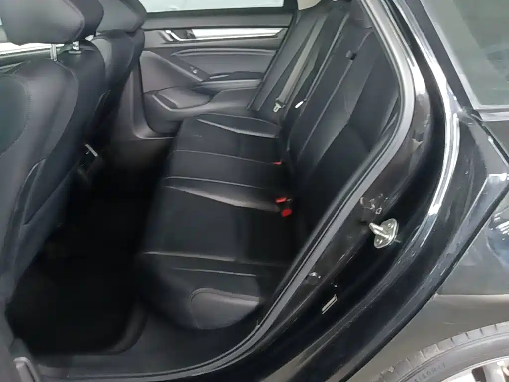 Honda Accord 2019 — фото 17