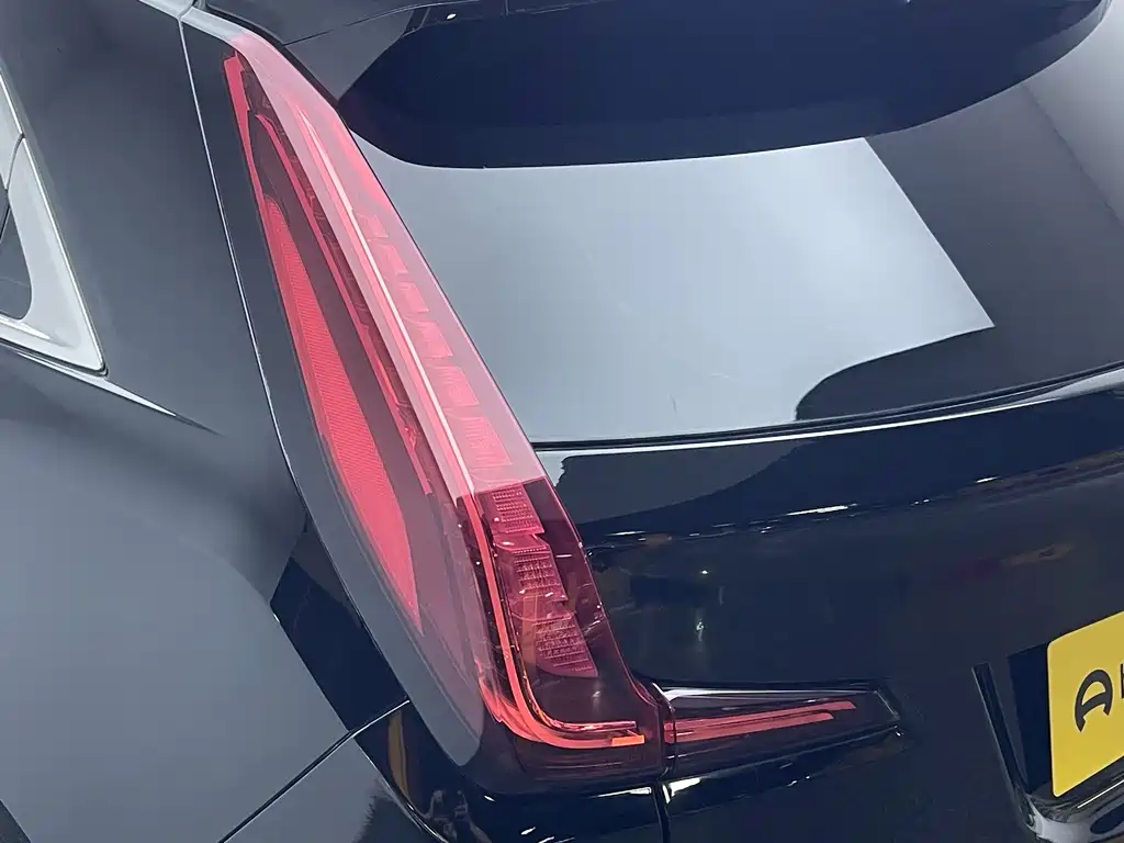 Cadillac XT4 2020 — фото 10
