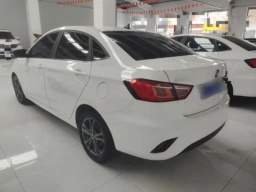 Changan Eado DT 2020 — фото 5
