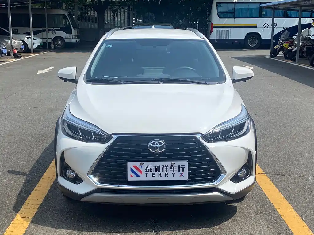 Toyota Yaris L 2022